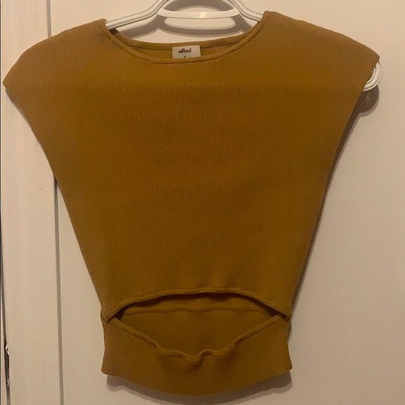 Aritzia Tops - Aritzia Wilfred crop top in yellow-gold.